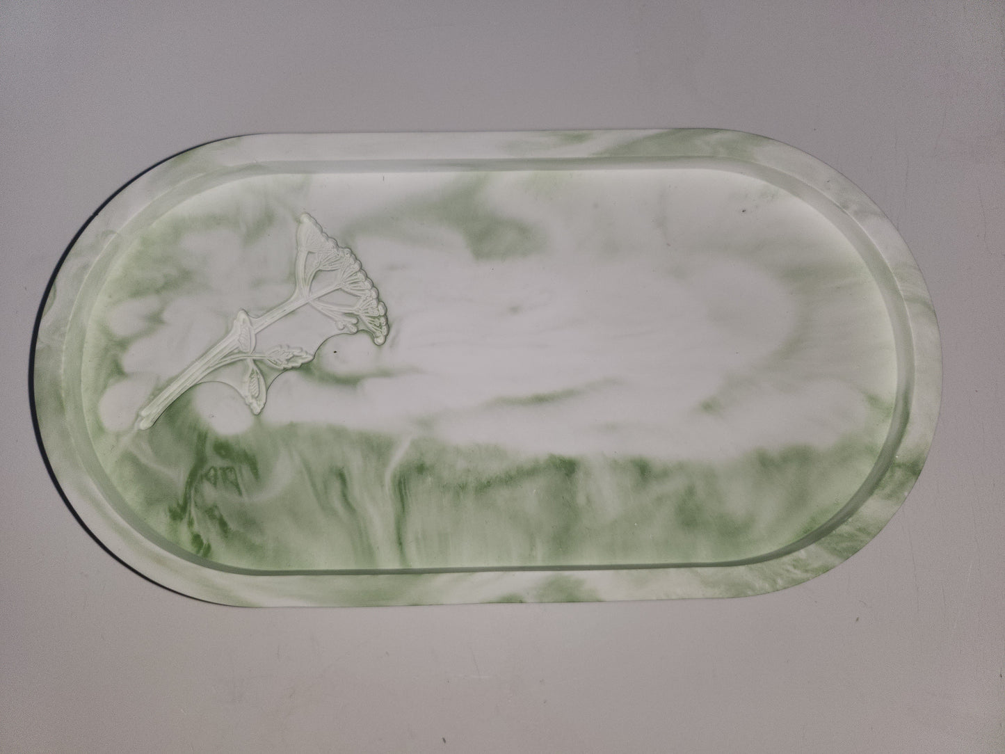 Vide poche ovale avec fleur